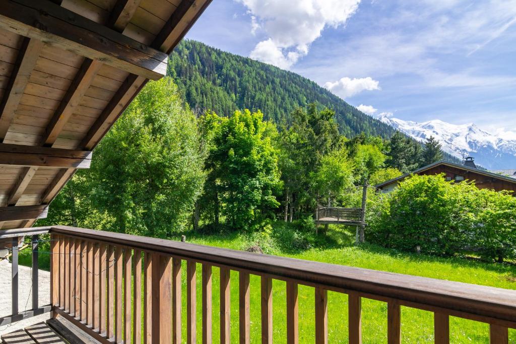 Chalet Allières Walk to Grands Montets | Sleeps 10 - 3