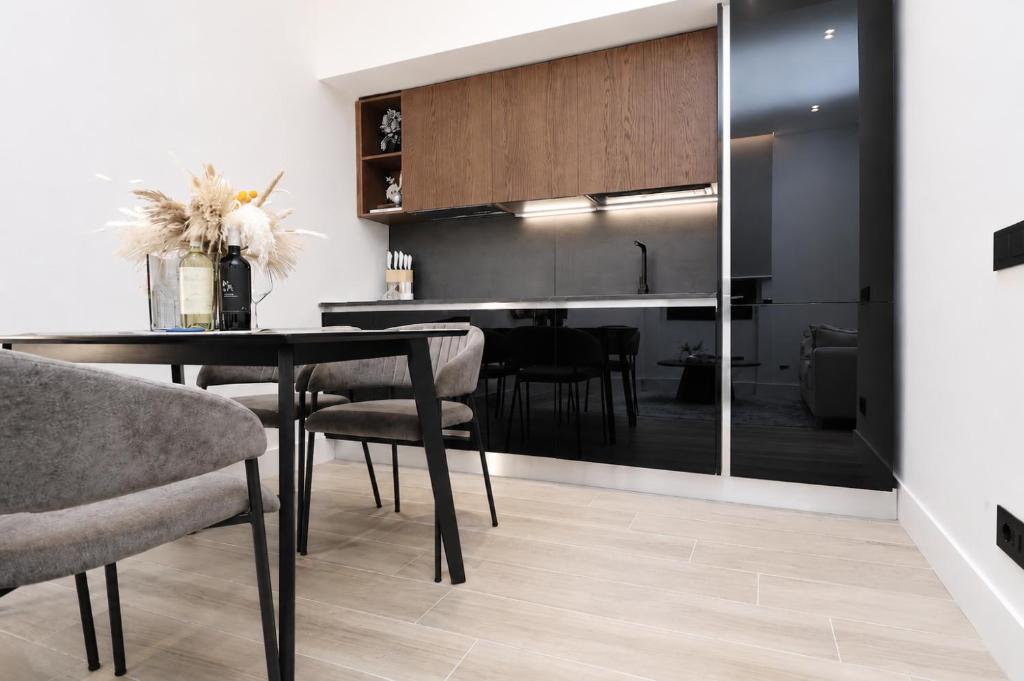 La Marmora Townhouse Renovated in Historic Centre, Olbia - 2