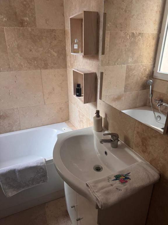 Superbe Maisonnette à 200m de la plage et du port de Carqueiranne - 5