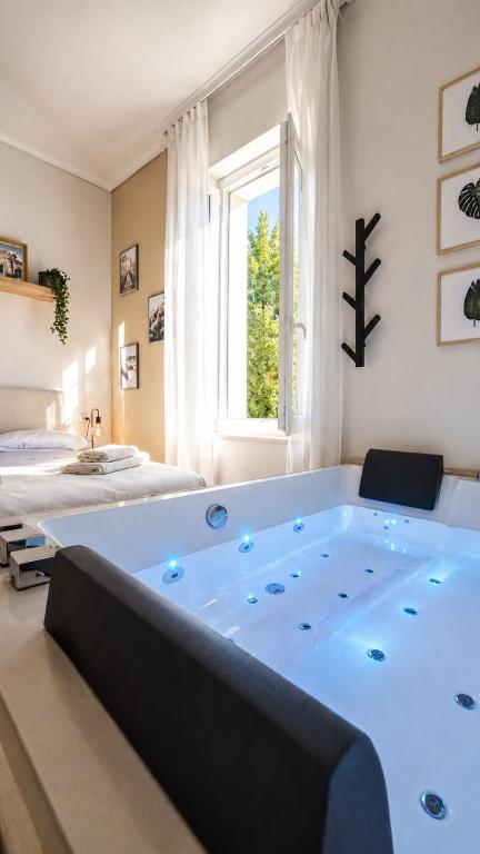 Luxury Center Apartment With Jacuzzi Colosseo - San Giovanni - 5