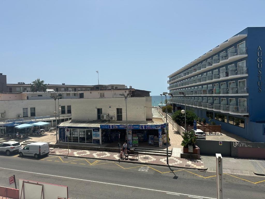 Home Diputacio Cambrils - 2