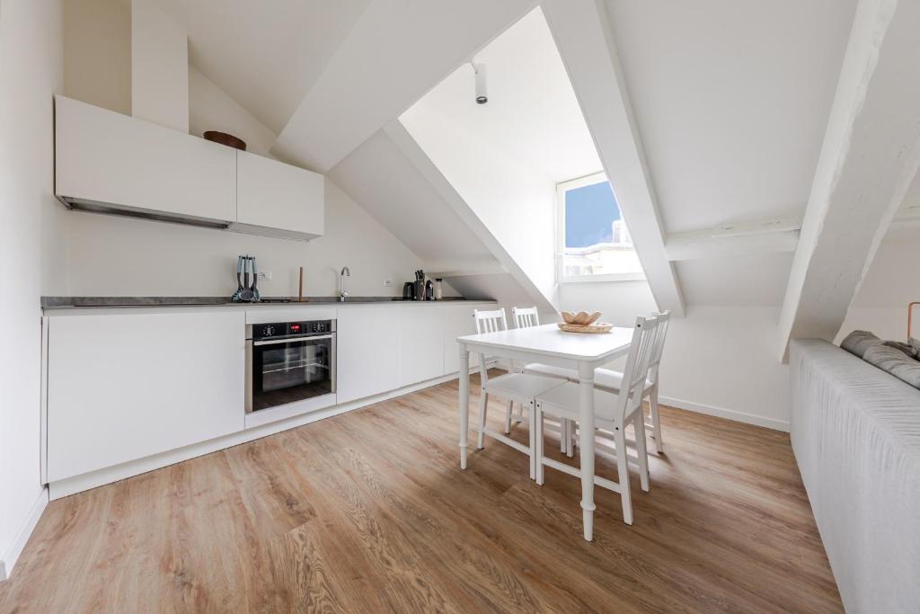 The White Attic - Cattolica District - 1