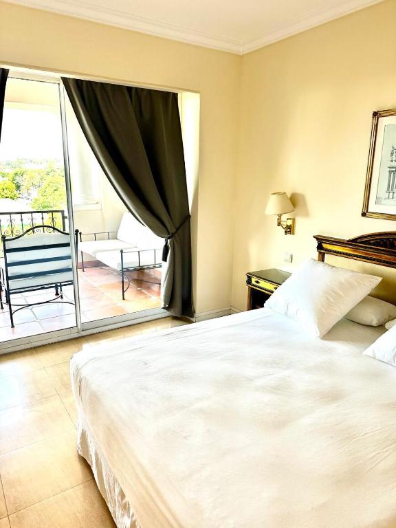Apartamentos Guadalpin Boutique - 2