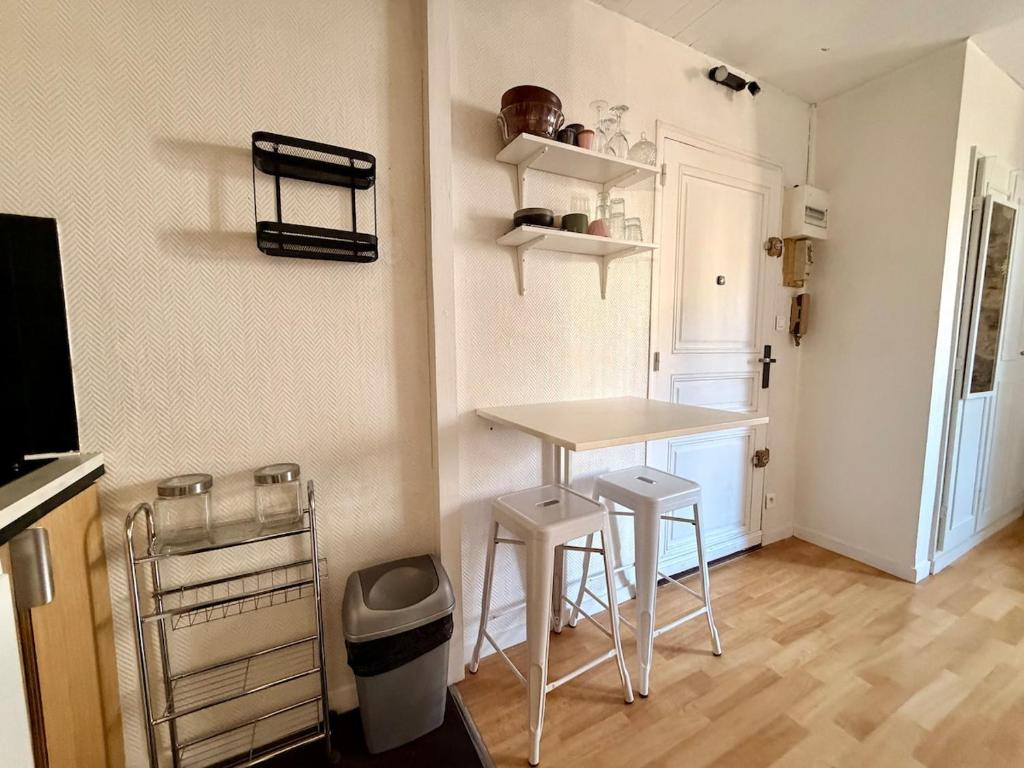 Cancera - T1 Bis avec 1 Chambre 1 Salle de Bain au Centre de Bordeaux - 3