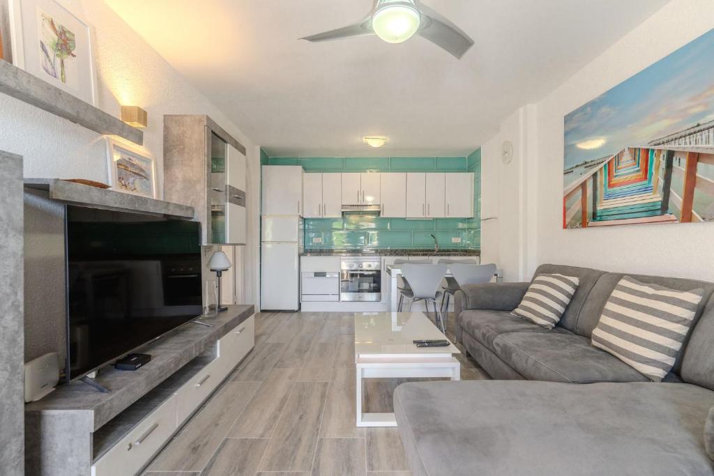 Charming 1-Bedroom Apartment with Ocean Views in Costa Adeje - 3