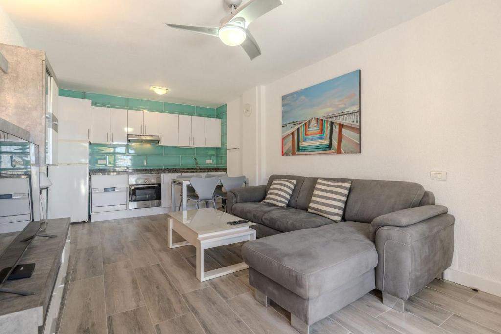 Charming 1-Bedroom Apartment with Ocean Views in Costa Adeje - 4
