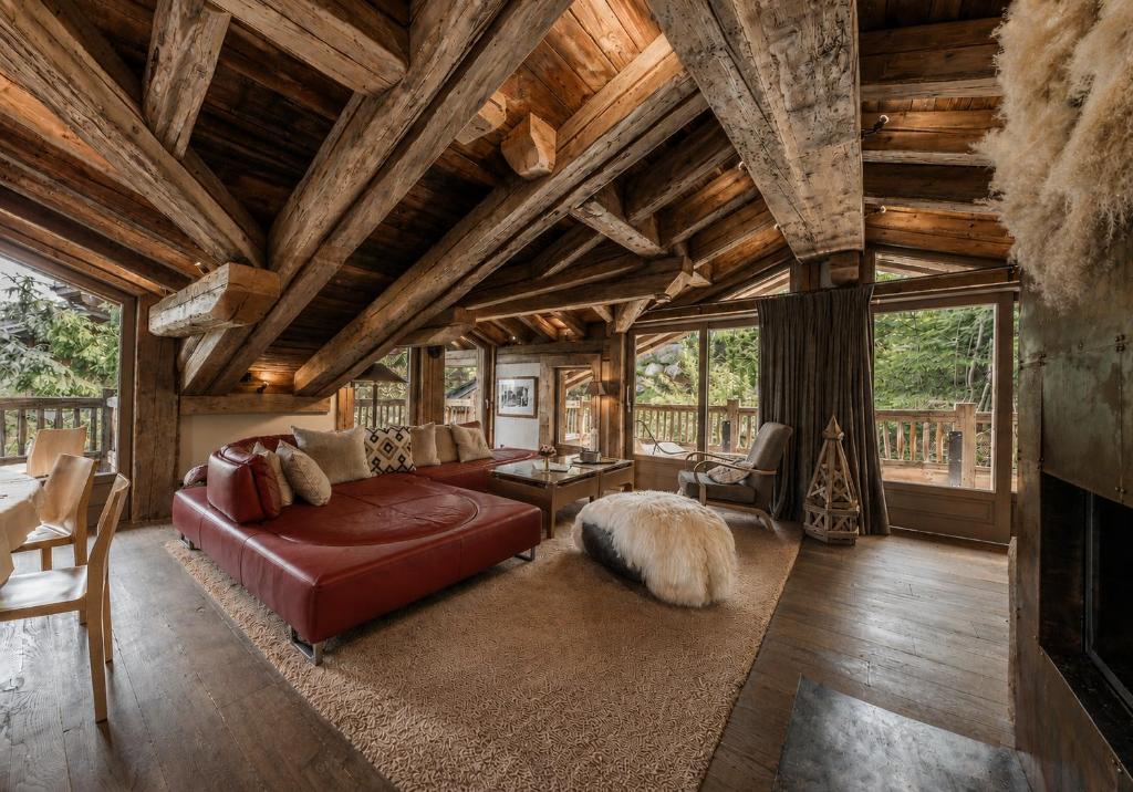 Chalet Montanum, ski in - ski out, 9 pax Courchevel 1550 - 2