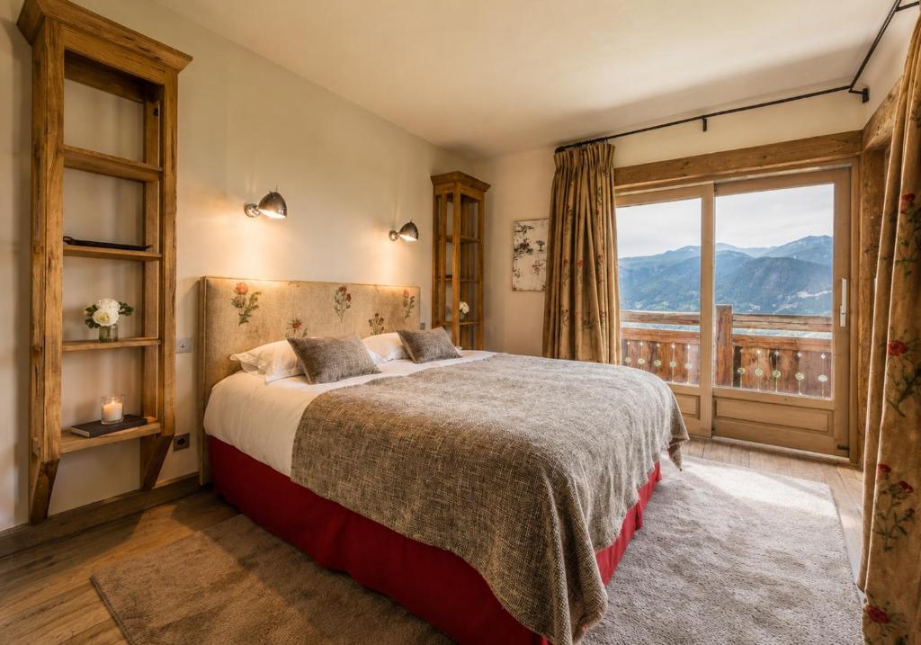 Chalet Montanum, ski in - ski out, 9 pax Courchevel 1550 - 3