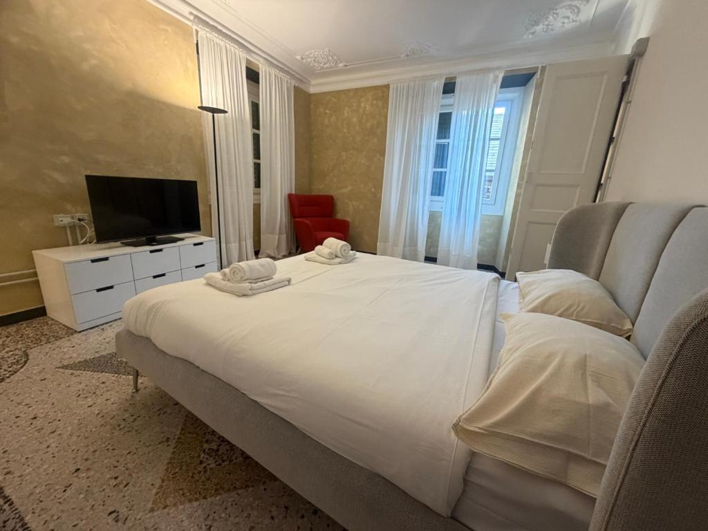 Happy Family Apartments Historical Luxury A - 5