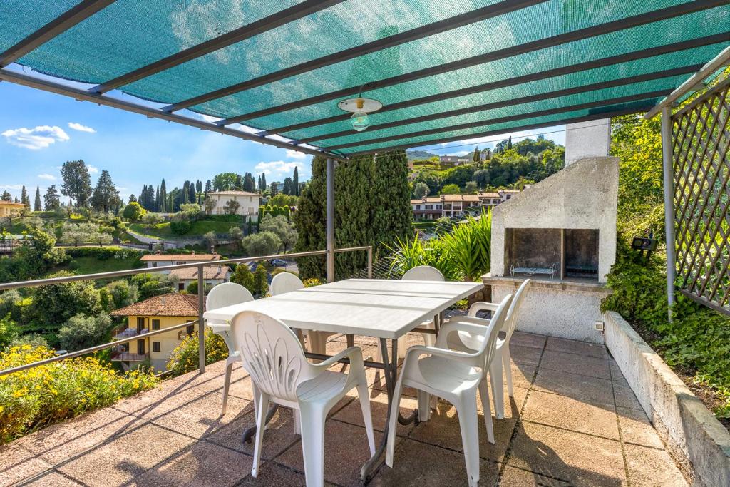 Marietta Home with Lake View by Wonderful Italy - 2