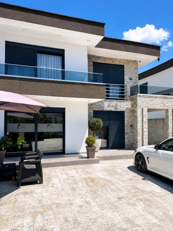 Villa Hana - 1