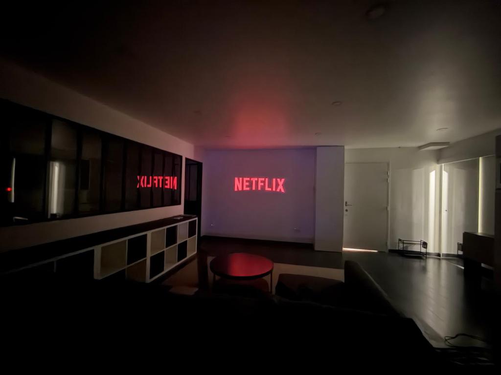Suite moderne avec vidéo projecteur - 3