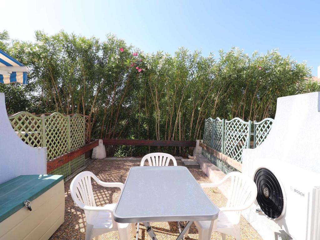 Studio Cabine avec terrasse ensoleillée, piscines, parking privé, à 500m de la plage - FR-1-307-133 - 1