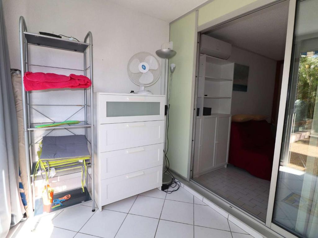 Studio Cabine avec terrasse ensoleillée, piscines, parking privé, à 500m de la plage - FR-1-307-133 - 3