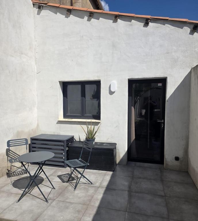 Suite indépendante avec terrasse - Clim & Parking Public gratuit à proximité - 4
