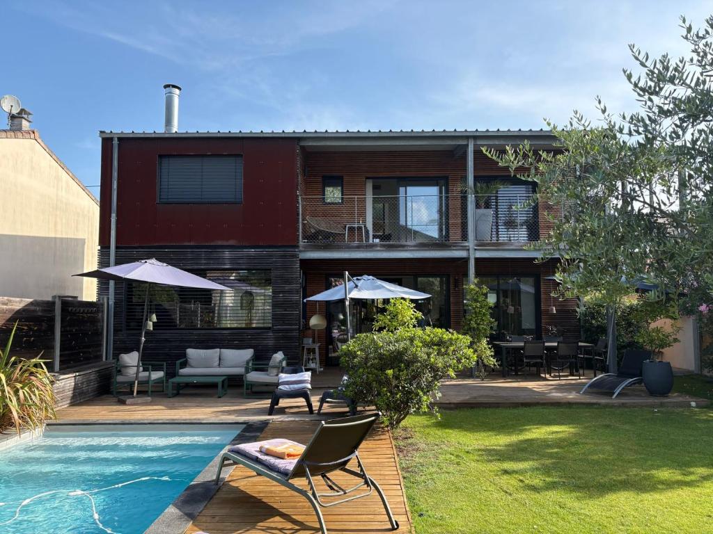 Pleasant Family house with swimming pool - 2
