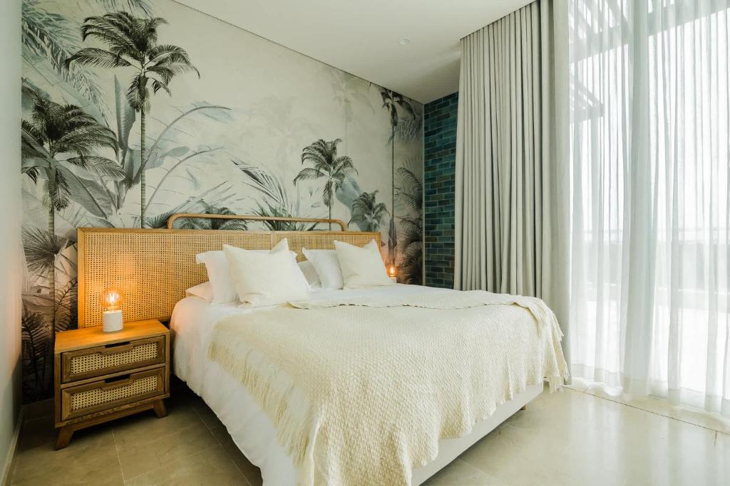 Oceanfront Luxury with 3 Bedrooms Jacuzzi & balcony - 3