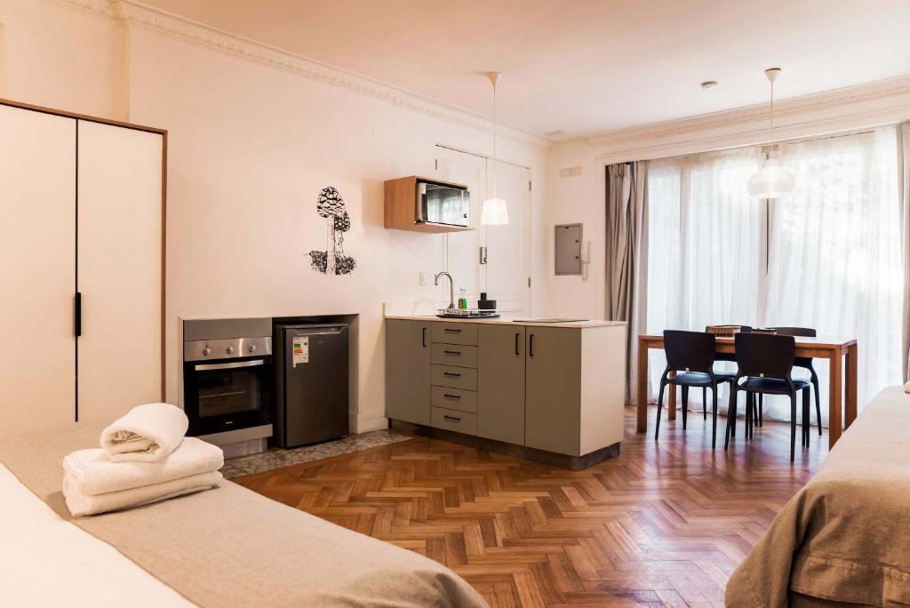 Metro Explorer 1BR near Hospital & Metro Baquedano - 2