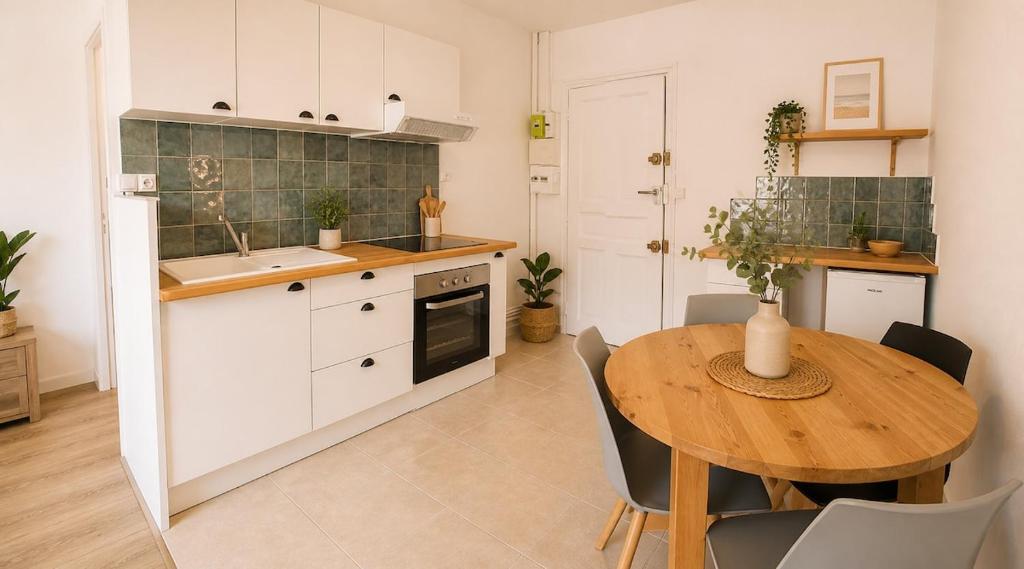 Le Petit Arlésien T2 centre-ville Arles, 4 personnes, chambre et salon séparé - 2