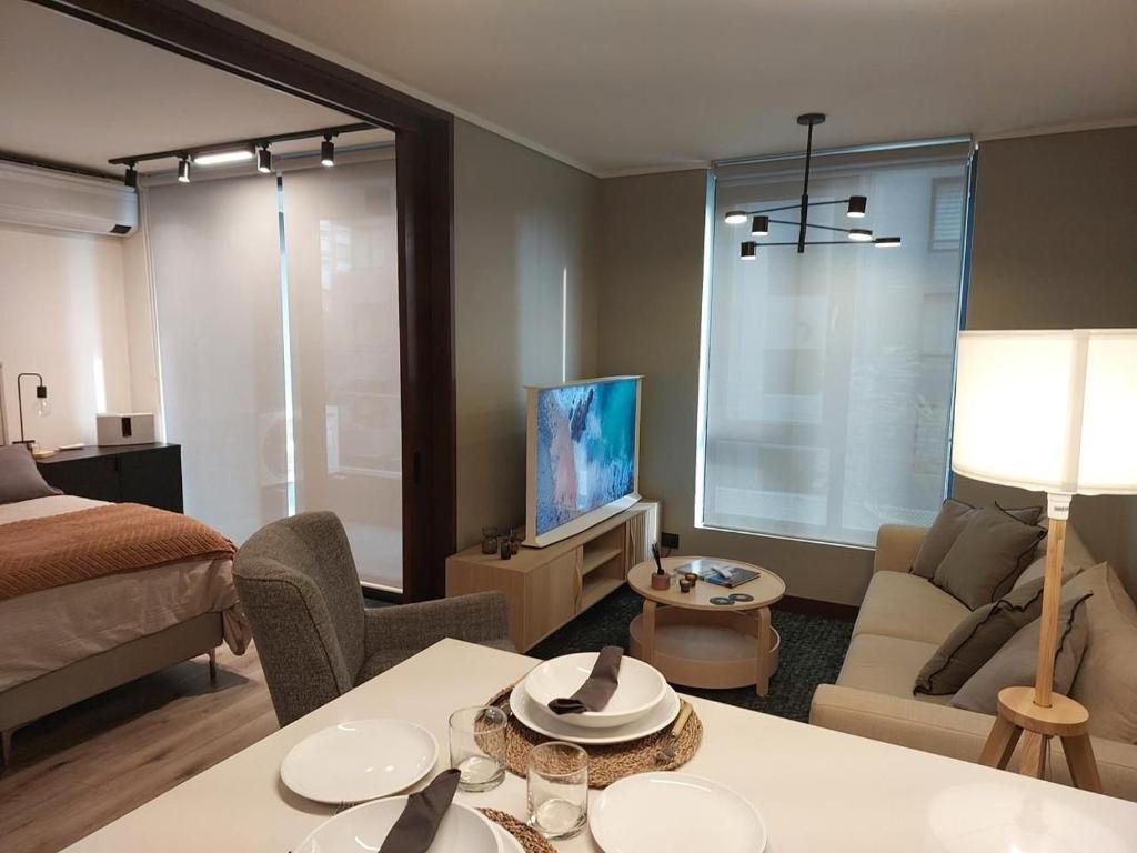 Rbk° Amplio y nuevo estudio en Las Condes - 1