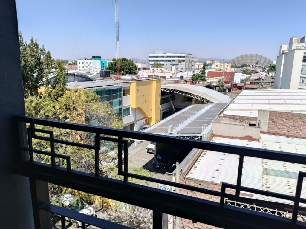 Entire apartment near the Airport GNP stadium - 3