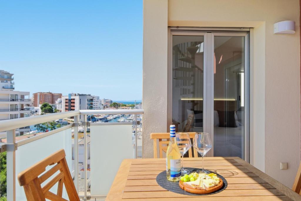 Apartamento ático con solárium a 5 min de la playa y vistas al mar - 2