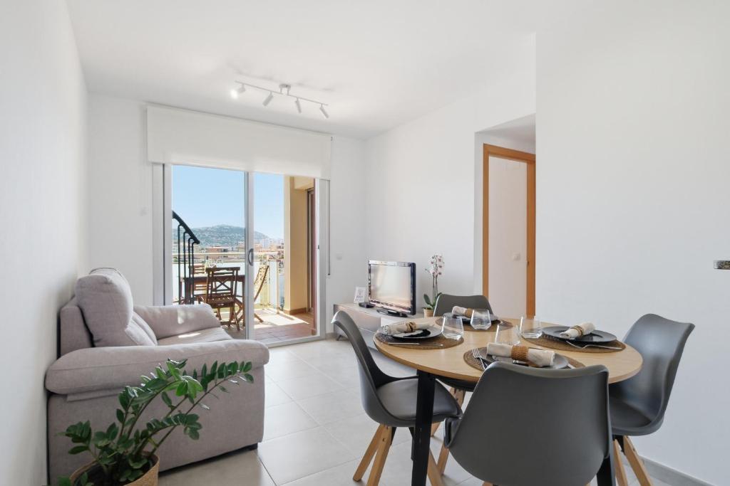 Apartamento ático con solárium a 5 min de la playa y vistas al mar - 3