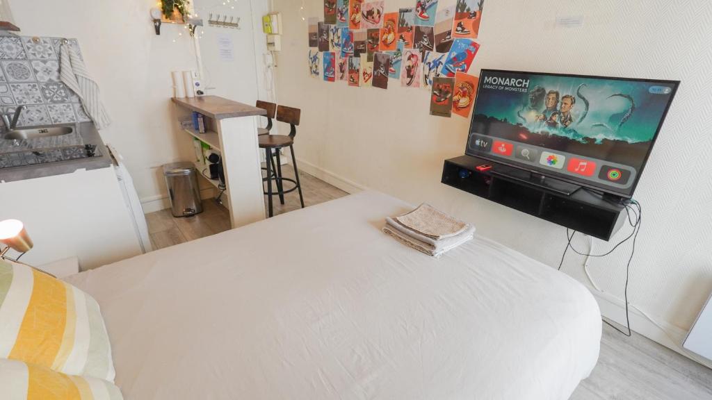 4 Stylish studio in Paris near République Metro - 5