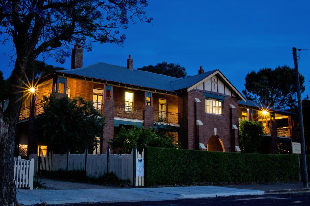 Old Parkes Convent — Hotel in Parkes