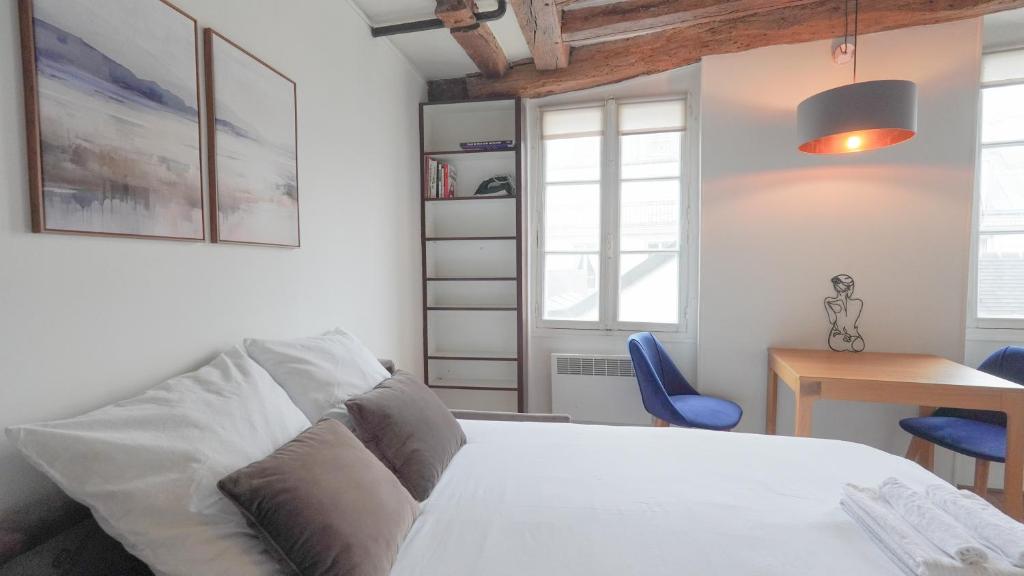 12 Cozy Studio in heart of Paris near Louvre & Metro - 5