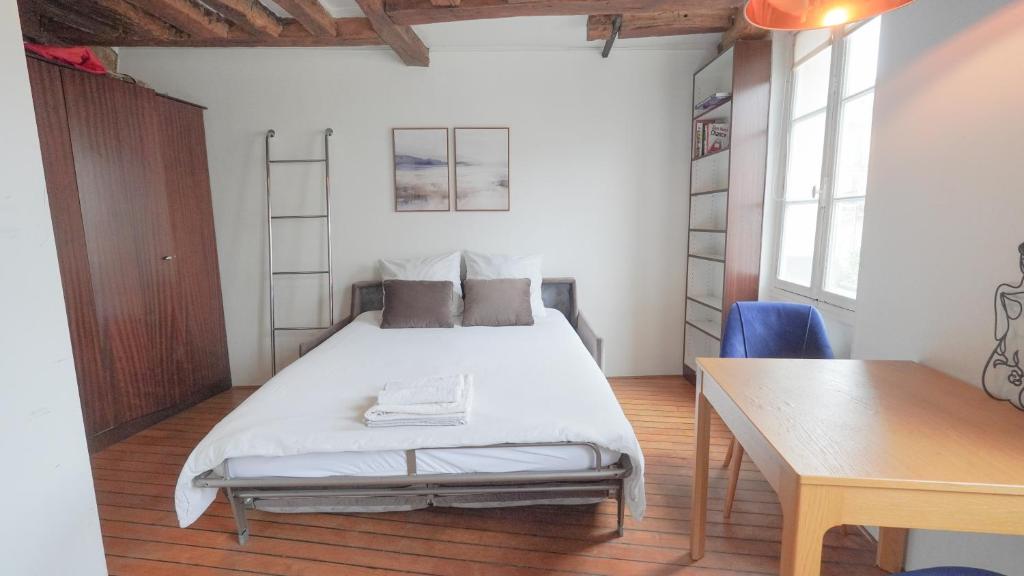 12 Cozy Studio in heart of Paris near Louvre & Metro - 2