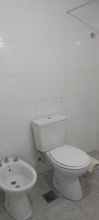 Hermoso Departamento hasta 5 personas Gran Mendoza con cochera - 3