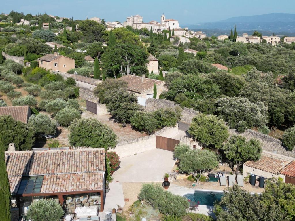 Mas provençal avec piscine à 10 minutes à pieds du village de Gordes - 2