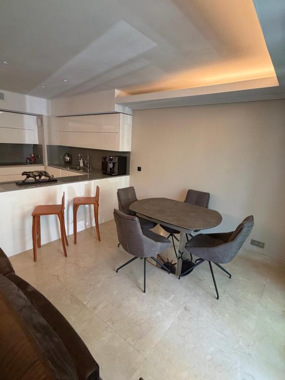 Luxury 2 bedroom apartament Antibes - 2
