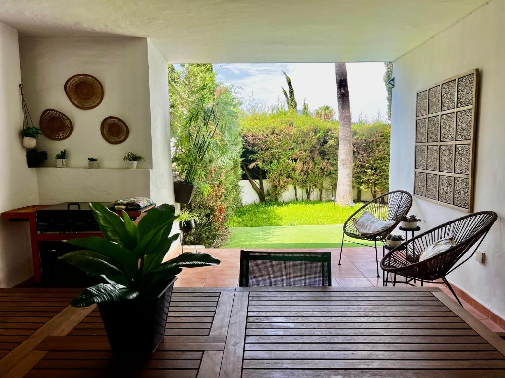 Impeccable large apartment with immense terrace and private garden overlooking the mountain, featuring 2 bedrooms and sleeping up to 4 guests located 100 meters from Plaza Maestranza - 5