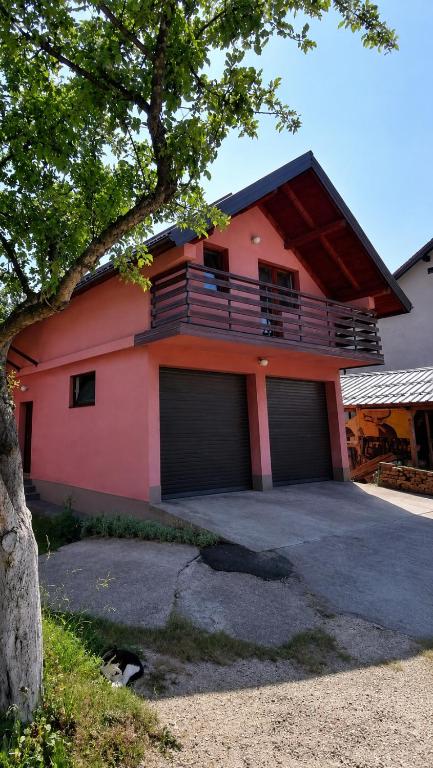 Sweet House, 2 Bedrooms, Free Parking, Near Sarajevo & Jahorina - 1