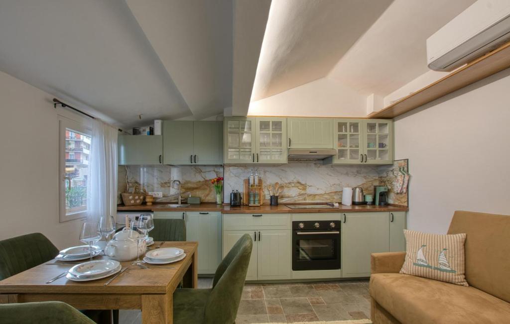Amazing Home In Genova With Wifi - 5