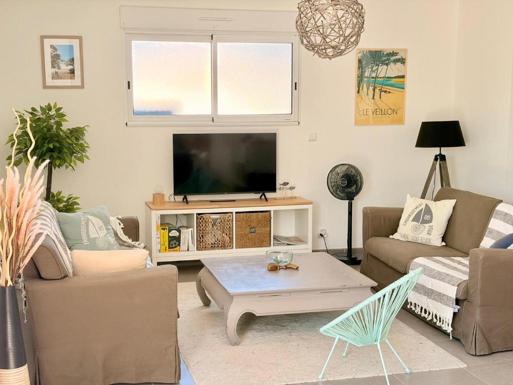 "AU BOIS DES AILES" Maison 6 personnes, internet wifi, piscine chauffée, jardin cosy - 2