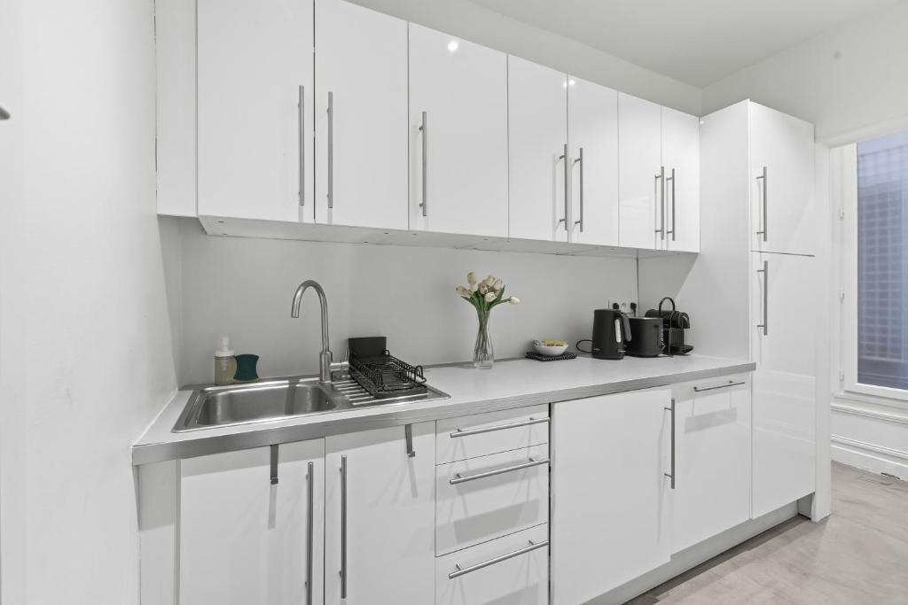 Sophisticated 1BR Near Opéra and Champs-Élysées - 3