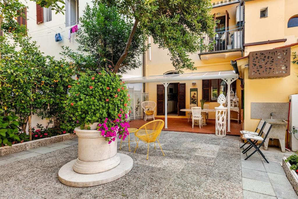 Secret Garden Apartment - 4
