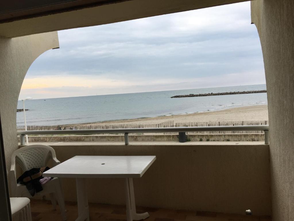 Palavas Front de Mer Les Pieds dans l'eau - 2
