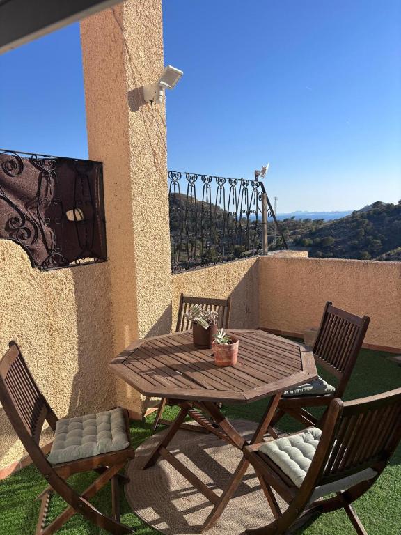 Casa mediterránea con terraza y vistas al mar en Villajoyosa - 4