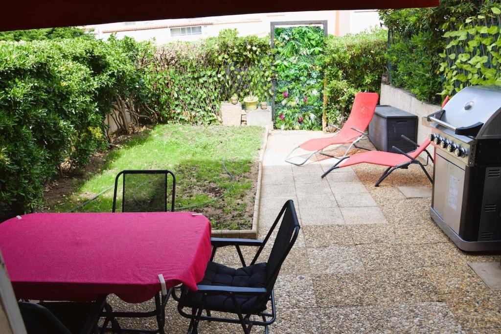 A 150 m de la Plage, T2 climatisé en rdj, parking privé - 3