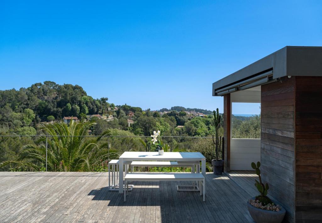 Grande Villa proche Sophia avec magnifique vue mer - 5