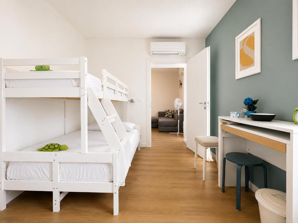 Apartment in the center of Varazze, 2 minutes from the sea - 2