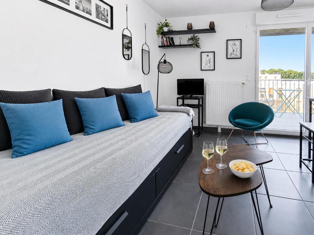 Studio, balcon, parking, commerces & transports - 4