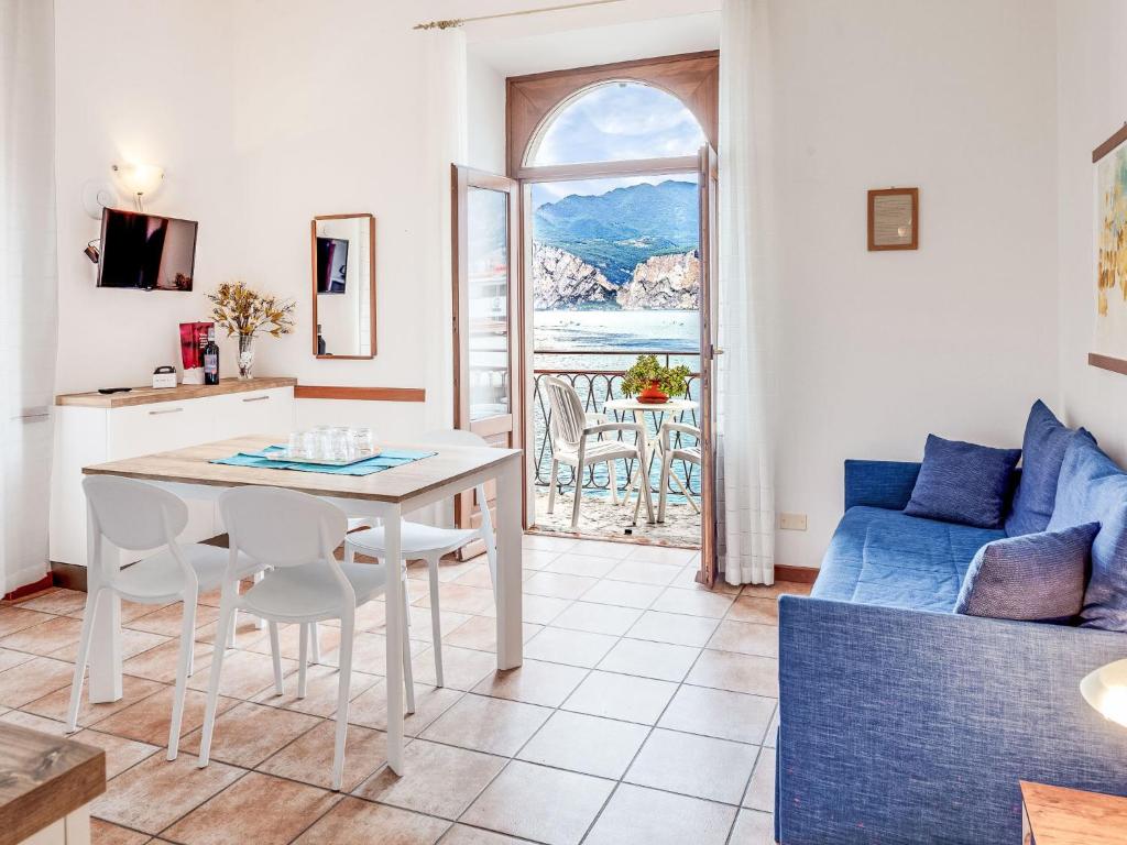 Apartment Zwei-Zimmer-Wohnung mit Seeblick by Interhome - 3