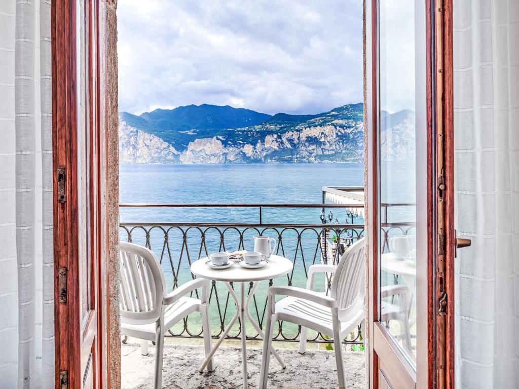 Apartment Zwei-Zimmer-Wohnung mit Seeblick by Interhome - 1