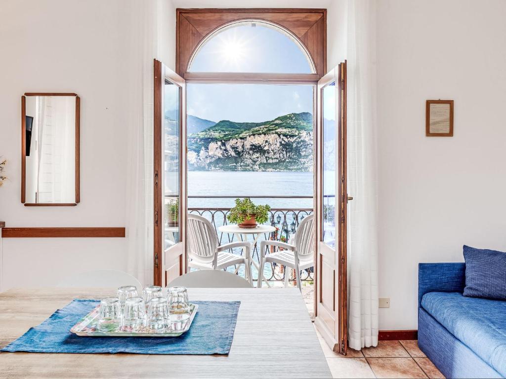 Apartment Zwei-Zimmer-Wohnung mit Seeblick by Interhome - 3