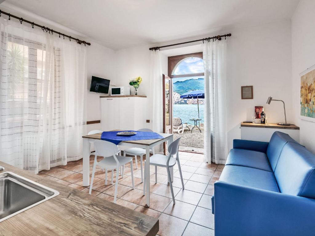 Apartment Zwei-Zimmer-Wohnung mit Seeblick by Interhome - 4